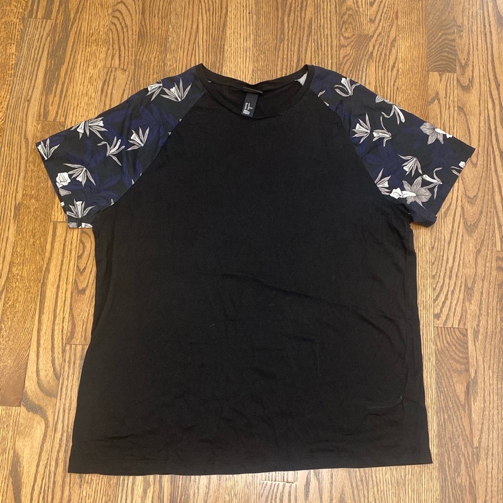 H&M men’s tee shirt